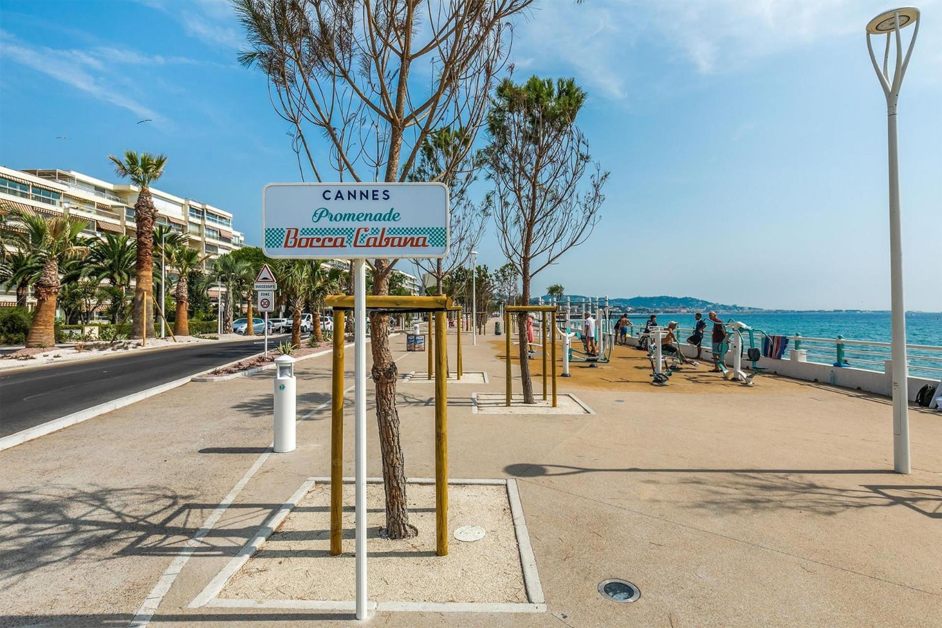 Les Pieds Dans L'eau * Cannes